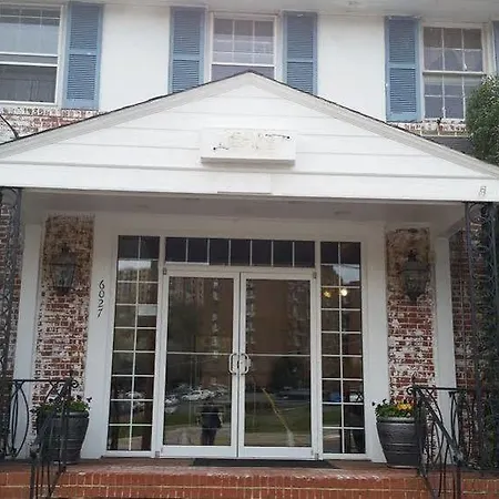 The Virginia Lodge